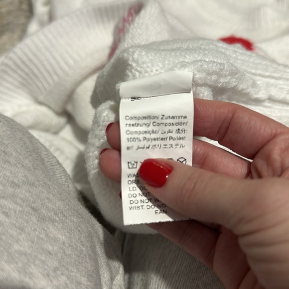 🌺 LIKE NEW SWEATER 🌺 - Picture 3 of 3